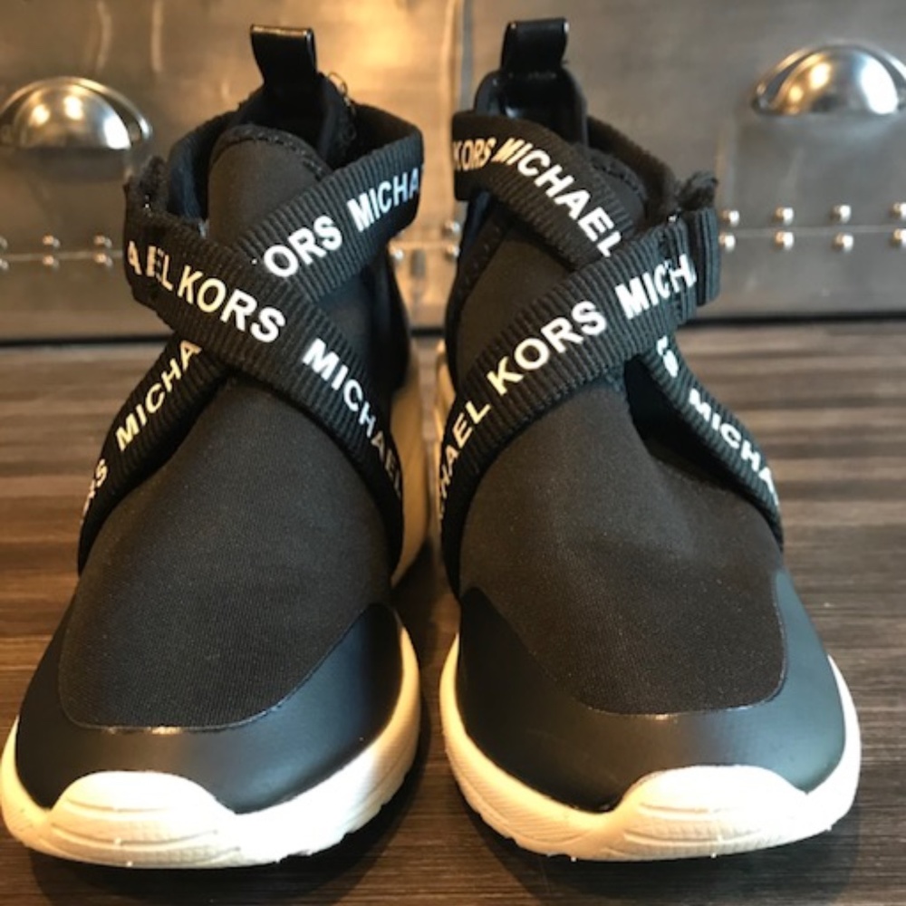 Michael Kors Kids Sunny Carlie Wedge Sneaker Size1